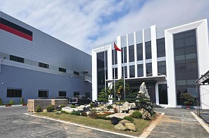 Nhà Máy cửa thép vân gỗ KOFFMANN